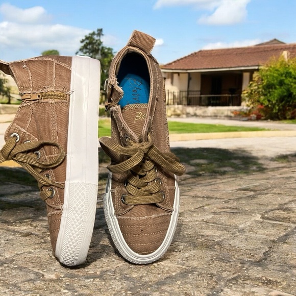 Blowfish Shoes - Women’s Blowfish Tan Canvas Sneakers with White Soles